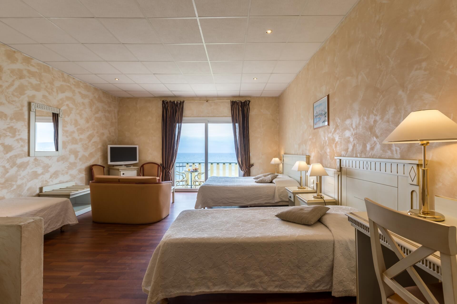 chambre deluxe vue mer hotel saint raphael Beau Sejour