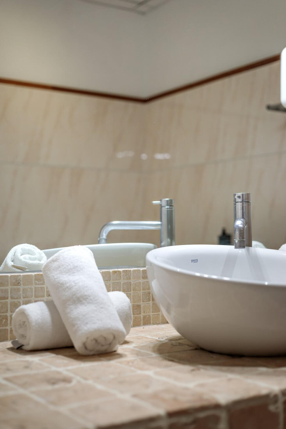 Hôtel le beau séjour à Saint-Raphaël, face à la mer , Chambre Familiale avec Balcon côté mer (11)