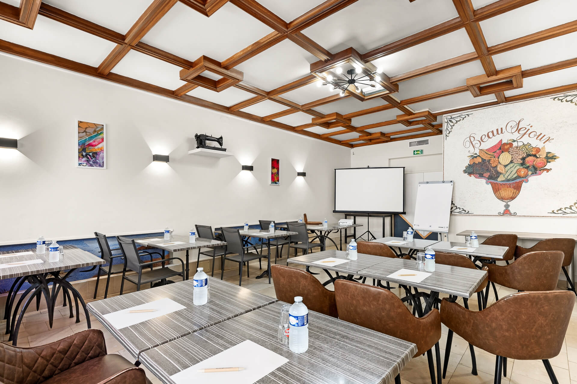Hôtel le beau séjour à Saint-Raphaël, face à la mer , Salle de Réunion, conférence (3)