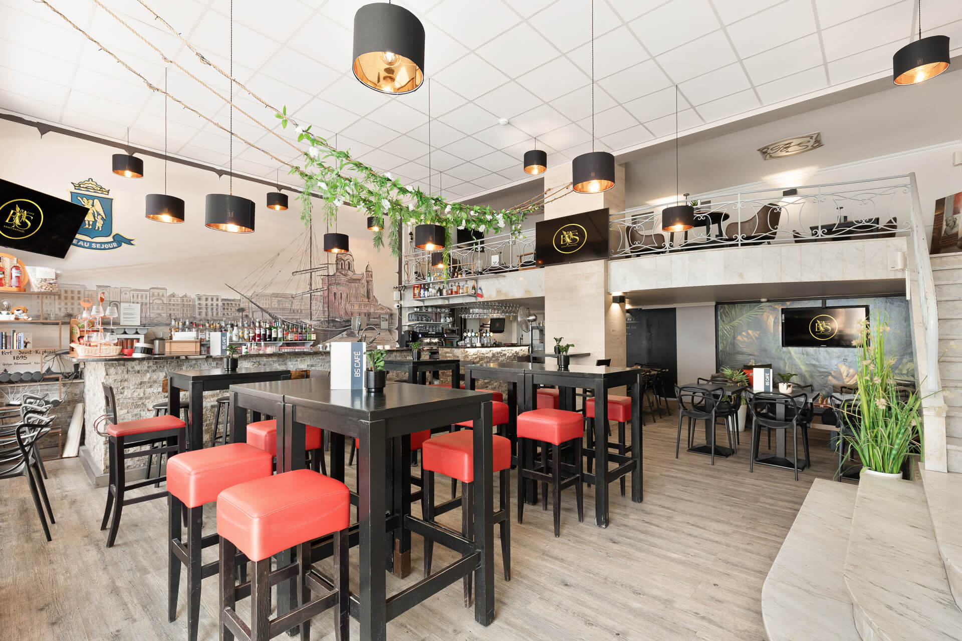 Hôtel le beau séjour à Saint-Raphaël, face à la mer , salle intérieur du bar, le BS Café (12)